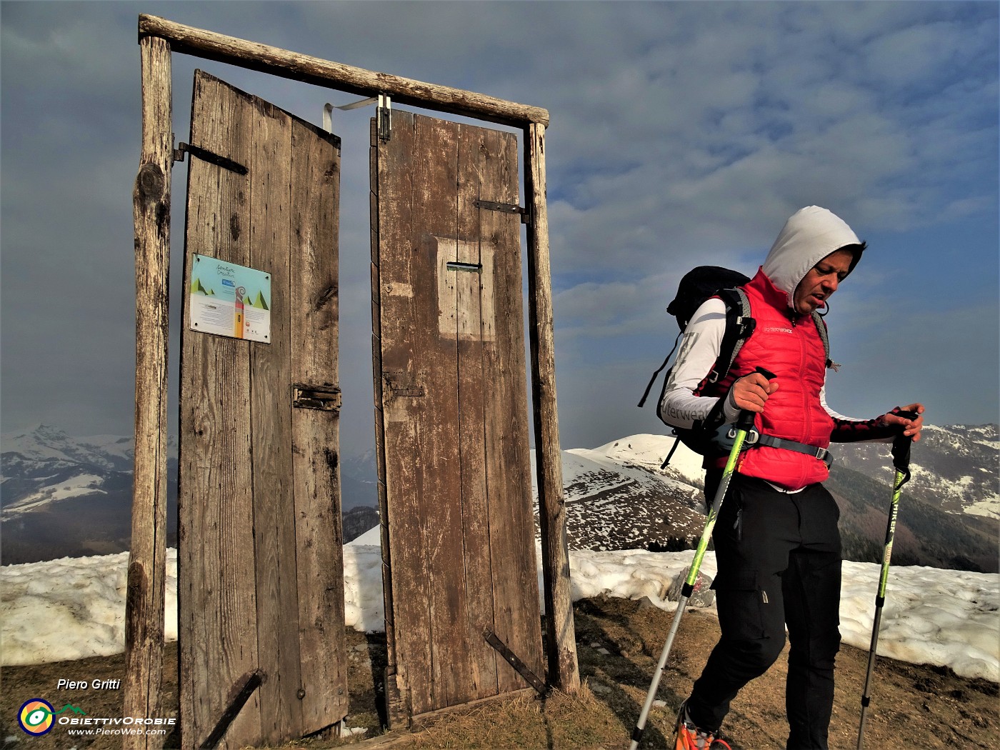 84 Semi-aperta la 'Porta del Palio' (1415 m).JPG